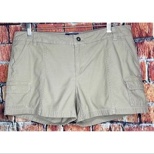 The North Face Khaki Beige Size 10 Shorts Cargo
